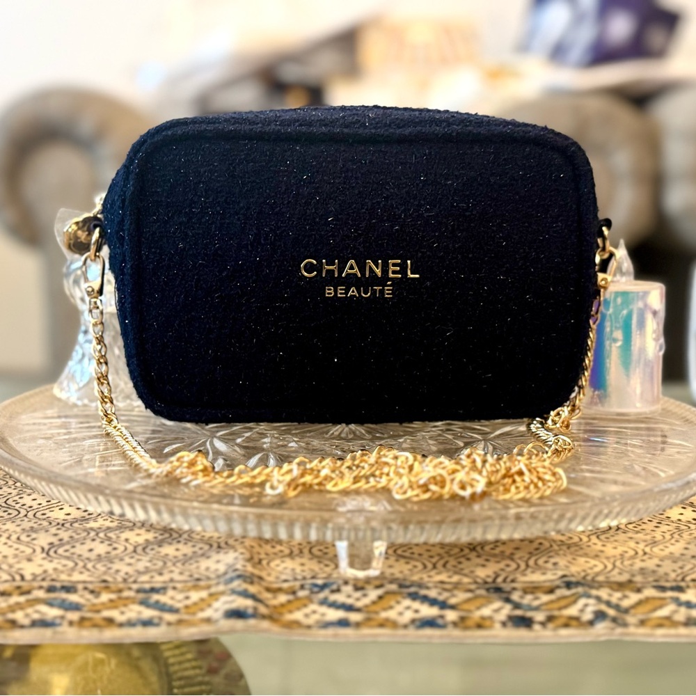 CHANEL Beaute Holiday CrossBody Bag :Sparkling midnight blue & classy gold chain